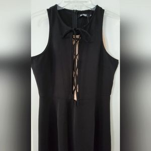 Sleeveless wide leg jumpsuit.